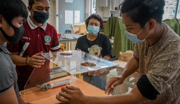 What’s Up No. 9: More DTI SSF FabLabs manufacture PPEs for medical frontliners